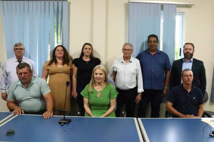 LEGISLATURA 2025/2028: Vereadores eleitos são empossados. Vereadora Neiva Maria Zanatta Bianchini é eleita para presidir biênio 2025/2026